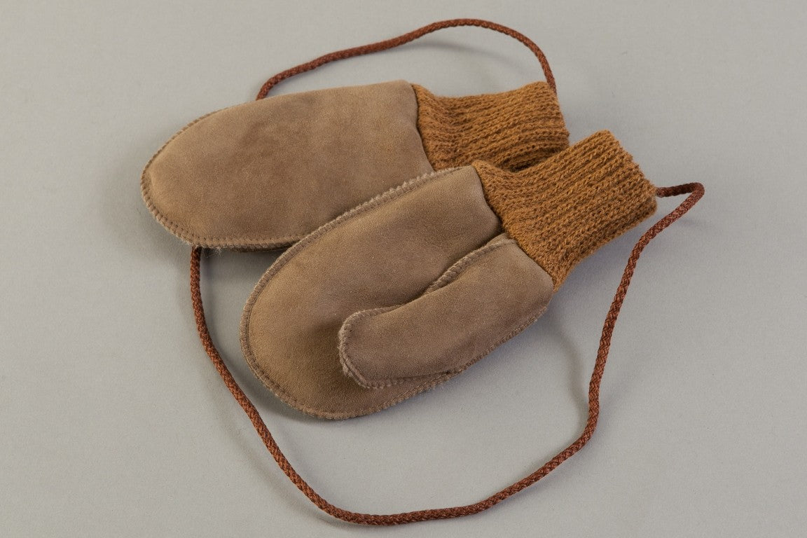 Kinder-Fausthandschuhe hell